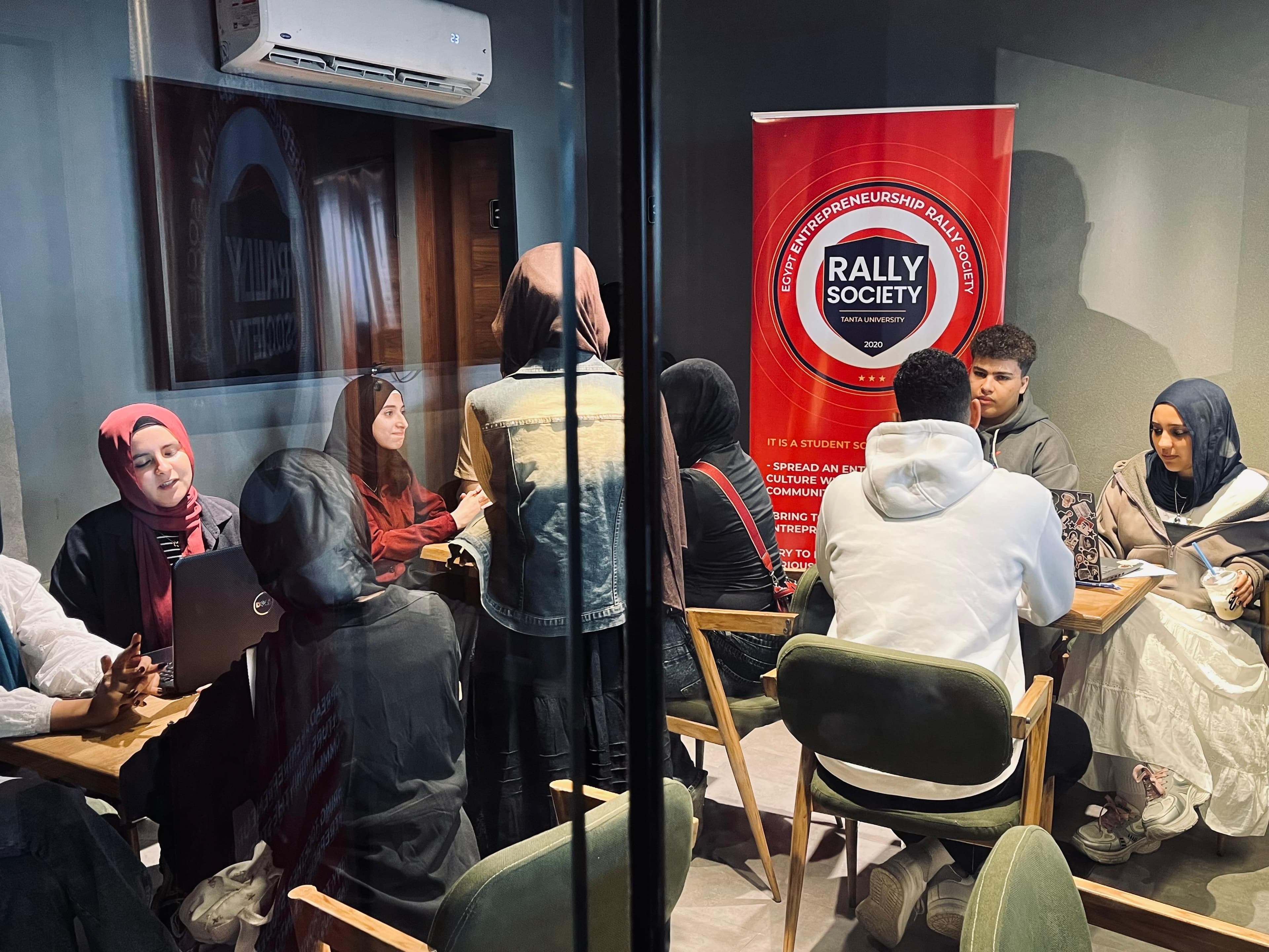 Rally Tanta students in a working session